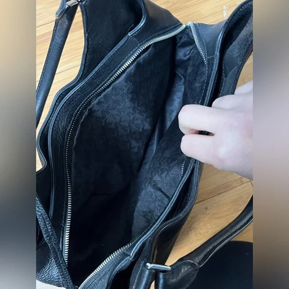 Black Michael Kors purse - Picture 5 of 6